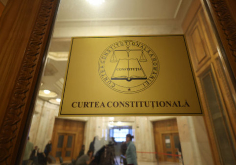 Motivarea CCR privind declarațiile de avere: se încalcă dreptul la viață privată, dar e o distincție între demnitari și funcționari