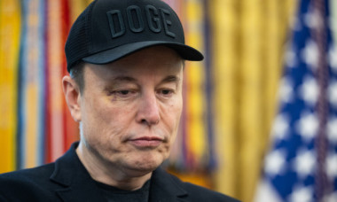 De ce apărut Elon Musk cu ochiul vânăt în Biroul Oval