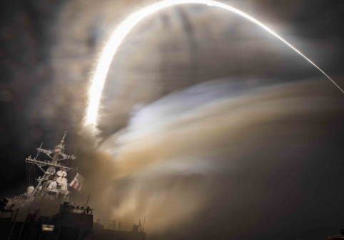 Pilot american de F-16, premiat pentru manevre excepționale împotriva rebelilor Houthi. Cum a supraviețuit unui baraj de ra