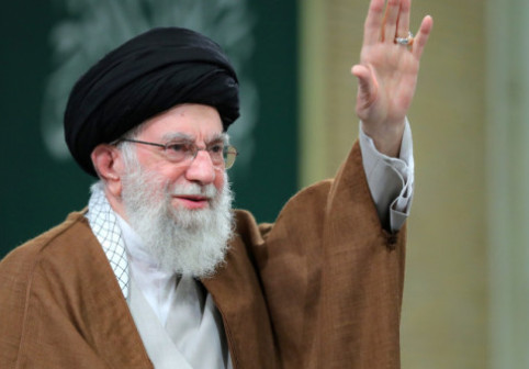 Ayatollahul încolțit. Ali Khamenei, apărătorul nemilos al revoluției iraniene, e în situația pe care a încercat s-o evite toată viața