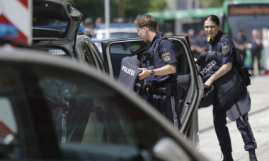 Cine este autorul atacului armat din Austria. Suspectul renunțase la studii și deținea legal două arme