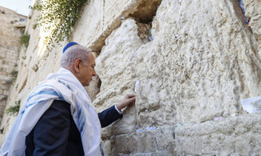 Legătura dintre Biblie și atacul Israelului asupra Iranului. Biletul pus de Netanyahu la Zidul Plângerii în Ierusalim