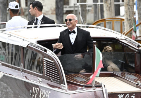 Imagini spectaculoase de la nunta lui Jeff Bezos cu Lauren Sanchez. „E o abatere de la ceea ce se aşteaptă oamenii”
