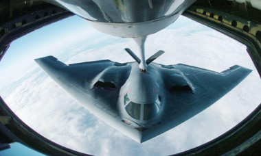 Bombardiere B-2 stealth ale SUA se îndreaptă spre baza Diego Garcia din Oceanul Indian, sprijinite de opt avioane cisternă