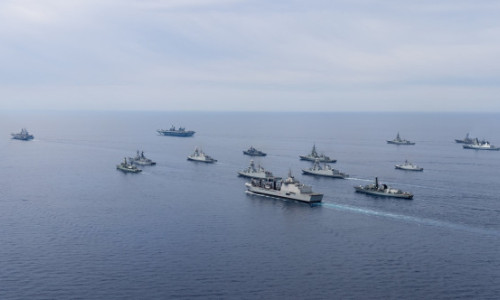 Noile amenințări cărora le sunt supuse navele NATO. Ce spun comandanții Alianței că trebuie făcut pentru a limita vulnerabilitățile