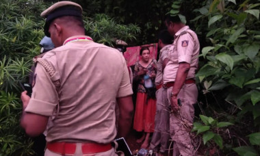 O rusoaică a fost găsită împreună cu fiicele ei într-o peșteră din India în mijlocul unei jungle pline de șerpi. Cum au ajuns acolo