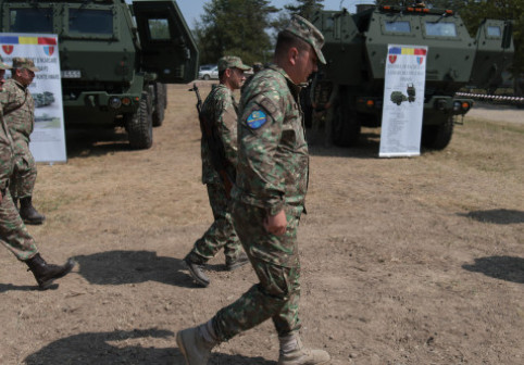 Ionuț Moșteanu anunță serviciul militar voluntar de 4 luni. „Degeaba ne înzestrăm, dacă în 10-15 ani nu are cine să apese pe buton”