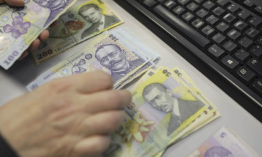 Românii nu-și vor mai putea cumpăra mașini până nu-și achită datoriile la stat. Cum vrea Guvernul să colecteze mai multe taxe