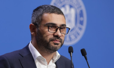 Răspunsul ministrului Florin Manole pentru o pensionară care s-a plâns că nu i s-a indexat pensia și trebuie să plătească și CASS