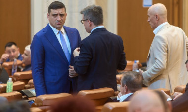 Sondaj CURS: AUR a ajuns la 38%, PSD are 20%. Ce scoruri obțin celelalte partide
