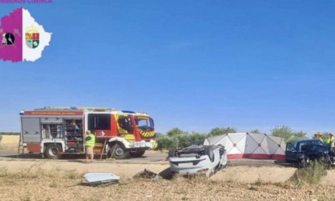 O familie de români din Spania şi-a pierdut toţi cei trei copii, de opt luni, doi şi respectiv patru ani, într-un accident de maşină