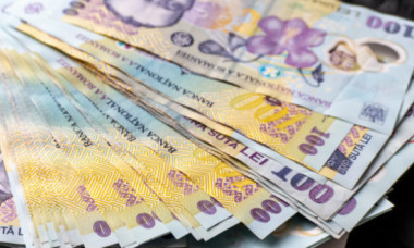 Pensiile private vor fi dublu impozitate. Câți bani îi va lua statul unei persoane care a adunat 28.000 de lei până la pensionare
