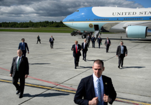 „Om pentru om, armă pentru armă”. Culisele uriașei operațiuni de pregătire a întâlnirii dintre Putin și Trump în Alaska