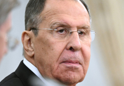 Mesajul afișat pe îmbrăcămintea lui Lavrov. Cum îi sfidează ministrul rus de Externe pe americani, înainte de întâlnirea din Alaska