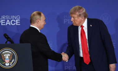 Trump anunță că a convenit cu Putin că războiul din Ucraina se va încheia cu un schimb de teritorii: „Rusia este o putere foarte mare”