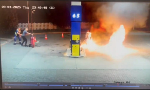 VIDEO Imagini șocante la Timișoara: a dat foc unei pompe de benzină. Jetul de flăcări e înfricoșător