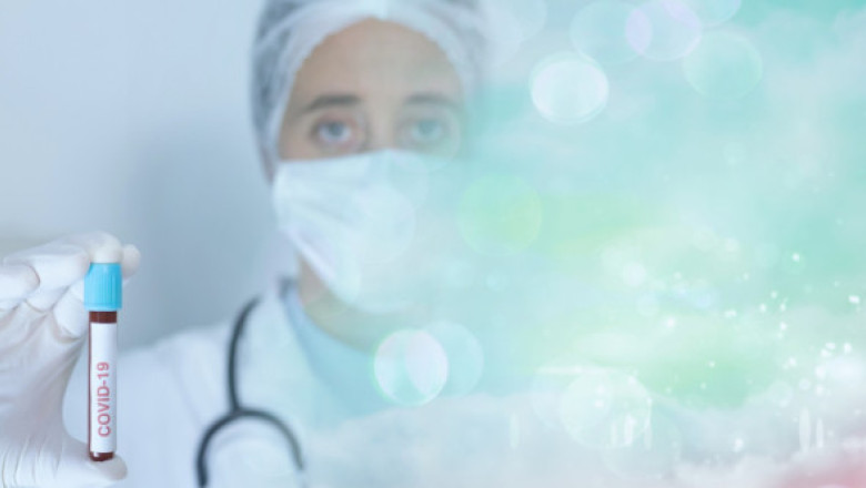 VIDEO „Controlul maselor prin COVID”. Conferință conspiraționistă despre vaccin cu medici din România