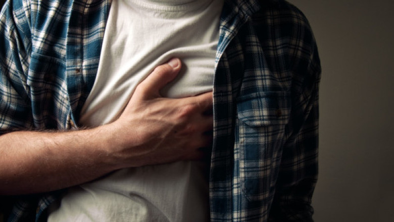 Semnele care anunță un infarct sau AVC. Ce arată un nou studiu