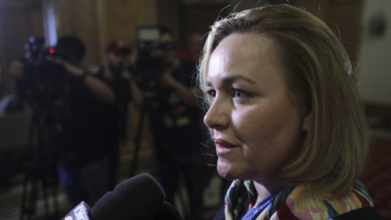 VIDEO Prima reacție a lui Carmen Dan, după ce a aflat că sora sa i-ar fi folosit numele pentru a înșela oameni