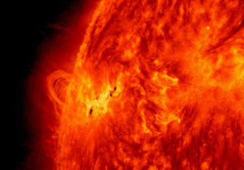 O furtună geomagnetică a ajuns pe Pământ mai devreme decât preconizau specialiștii. Ce fenomene sunt așteptate în următoarele zile