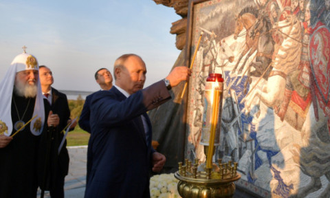 ANALIZĂ Feriți-vă de anglo-saxoni! De ce Rusiei îi place să invoce un trib medieval când vorbește despre Occident