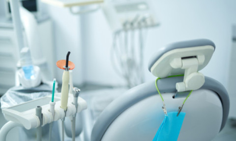 Reacția cabinetului stomatologic unde a murit fetița de 2 ani. Patroana unității medicale deține un lanț de clinici