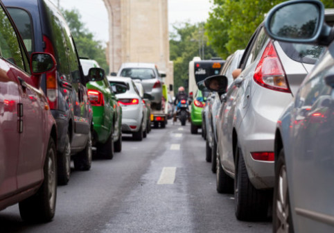 Mașinile, impozitate în funcție de capacitatea motorului, dar și de norma de poluare. Autoturismele pentru care taxele ar putea scădea