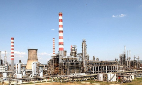 Statul român renunță la preluarea rafinăriei Lukoil. Vânzarea va fi făcută în două etape (surse)