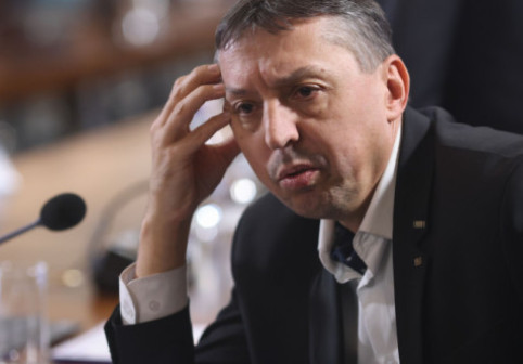 Lipsă de educație la Ministerul Educației: trei greșeli într-o propoziție dintr-un document oficial. Reacția ministrului Daniel David