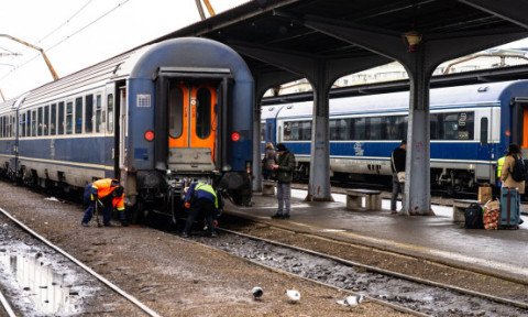 O tânără a ajuns la spital după ce a mers o noapte întreagă cu trenul. Ce a descoperit mama ei acasă