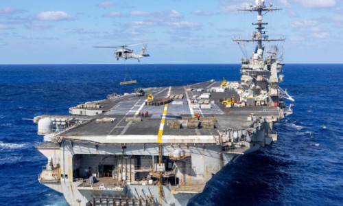 Haos pe portavionul USS Harry S. Truman. Un crucișător american a confundat propriile avioanele F/A-18 Super Hornet cu rachete inamice