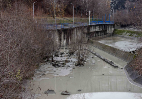 ANALIZĂ Expert: „Criza de la Paltinu e 100% eroare umană”. Greșelile care au lăsat 12 localități fără apă și au afectat centrala de la