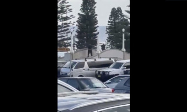 Atac armat pe o plajă celebră din Sydney: cel puțin 16 morți și 40 de răniți, cinci în stare critică