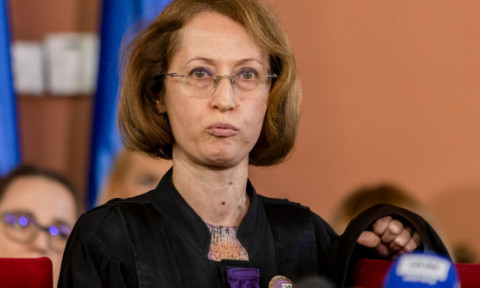 Cine este Raluca Moroșanu, judecătoarea care a întrerupt conferința de la Curtea de Apel și l-a apărat pe Laurențiu Beșu