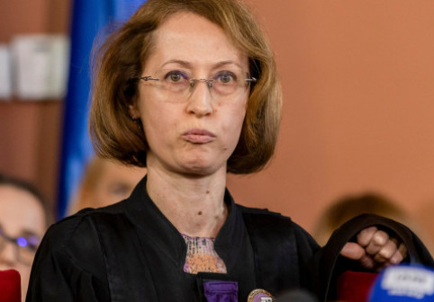 Cine este Raluca Moroșanu, judecătoarea care a întrerupt conferința de la Curtea de Apel și l-a apărat pe Laurențiu Beșu
