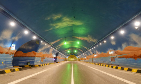 GALERIE FOTO.  Cel mai lung tunel de autostradă din lume a fost finalizat. Cât a durat și a cât a costat