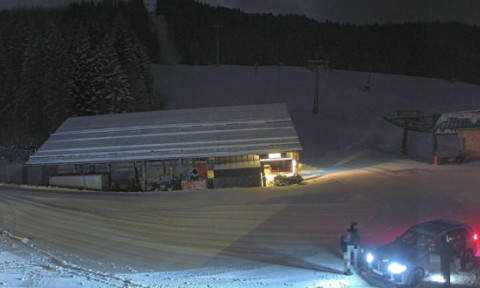 Ca-n filme: doi români au furat un seif dintr-o stațiune de schi austriacă. L-au târât pe pârtie, până la mașină