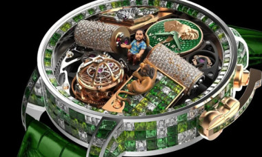 Fiul celui mai bogat om din Asia are un ceas de 1,5 milioane de dolari, cu figurina lui stând pe tron, alături de leu și un tigru