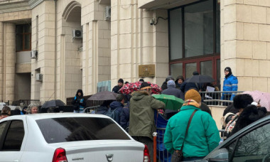 Cine e în spatele mișcării „Valul Democrației”, care a vrut să „inunde” Parchetul General cu plângeri penale pentru anularea alegerilor