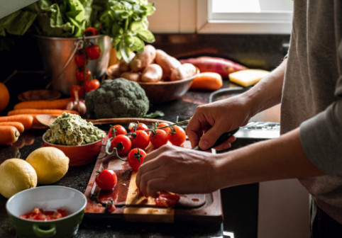 Cea mai rapidă și sănătoasă mâncare gătită acasă. Recomandări de la bucătari cu experiență