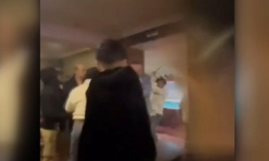 VIDEO Doi angajați ai unei primării din Dolj și poștașul comunei s-au luat la bătaie după ce au petrecut de ziua primarului