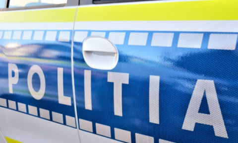 Bărbat de 61 de ani, găsit mort într-un taxi parcat în Sectorul 1. Poliția a fost alertată prin 112