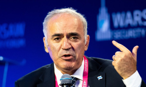 „Aveți ordin să trageți dacă Putin trece granița?”. Gari Kasparov a numit singurul lucru care-l oprește pe dictator să atace Europa