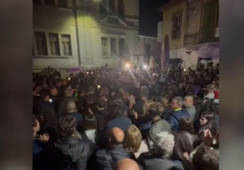 Mii de italieni au ieșit în stradă, revoltați de crima românilor. Comunitatea românească se teme de tensiuni: „Suntem un pic disperați”