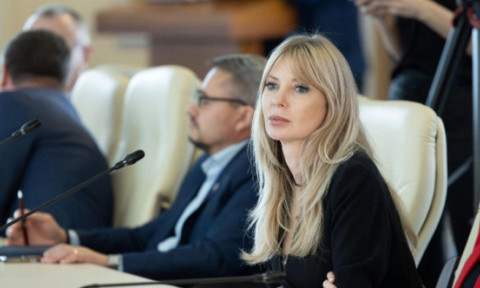 Senatoarea PSD Victoria Stoiciu a demisionat din partid: „Nu voi gira niciodată normalizarea fascismului”. Grindeanu: „E democrație”