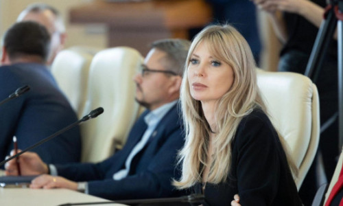Senatoarea PSD Victoria Stoiciu a demisionat din partid: „Nu voi gira niciodată normalizarea fascismului”. Grindeanu: „E democrație”