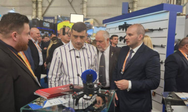 Șeful Romarm a vorbit cu George Simion la BSDA despre programul SAFE. Răzvan Pîrcălăbescu: „Nu avem niciun contract semnat direct”
