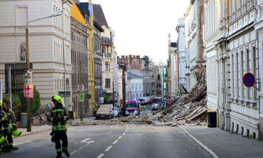 Două românce din Germania sunt date dispărute după ce blocul în care locuiau s-a prăbușit. Precizările MAE