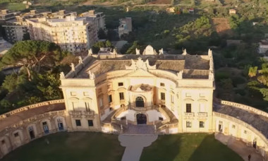 Cum a fost recuperat de la mafie palatul sicilian în care Dua Lipa și-a organizat petrecerea de nuntă care ține trei zile