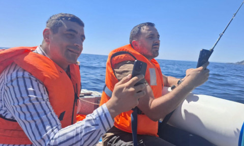 George Simion și Dan Dungaciu, la pescuit alături de călugării de pe Muntele Athos. „Ne-au făcut mai întăriți pentru ce va urma”